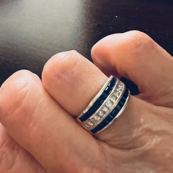 Ladies SAPPHIRE AND DAIMOND BAND RING - Picture 1 of 8